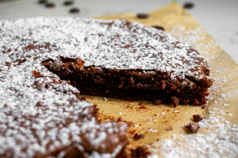 Kladkakka (Swedish Chocolate Cake) - Skandibaking