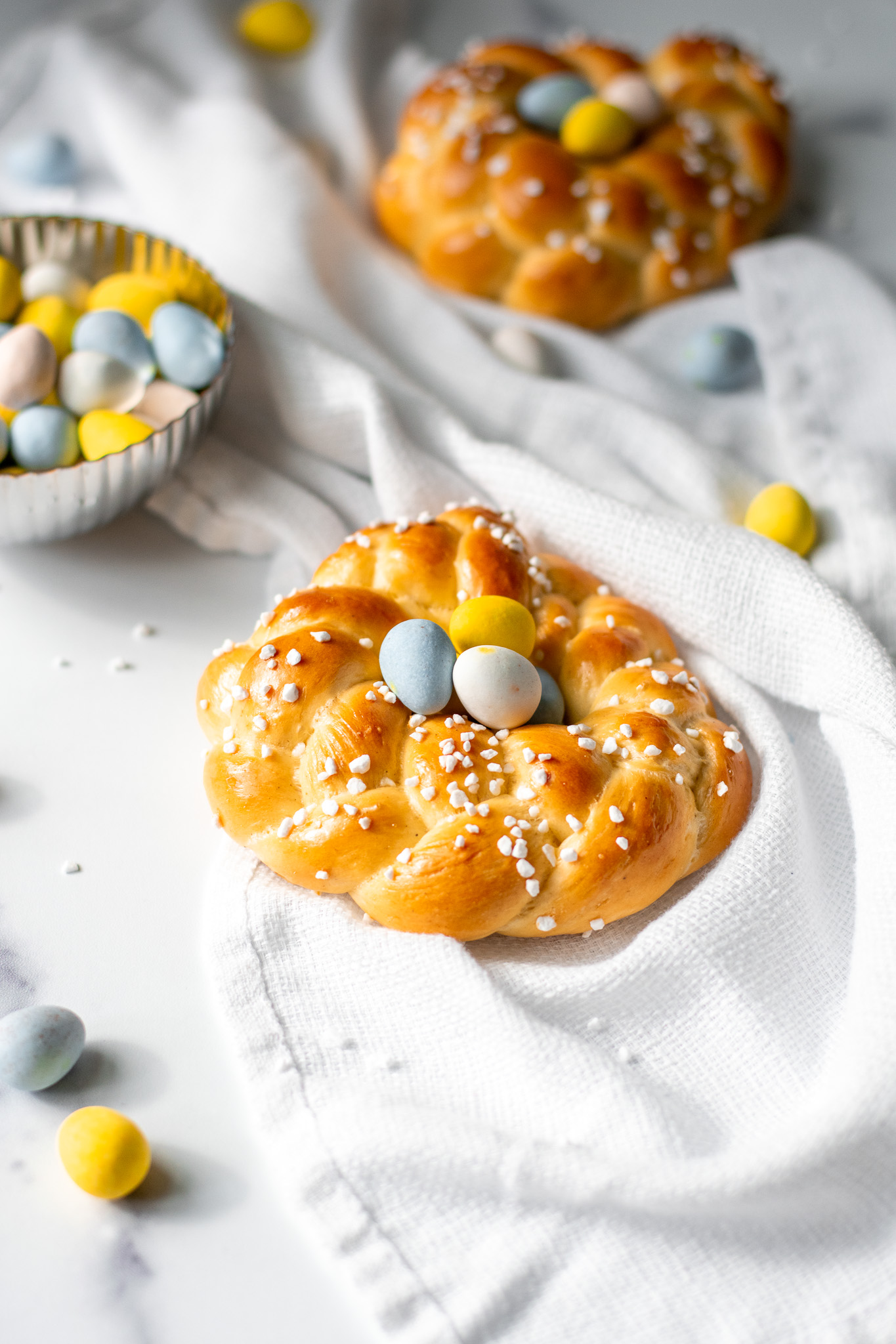 Påskereder (Braided Bun Easter Nests) - Skandibaking